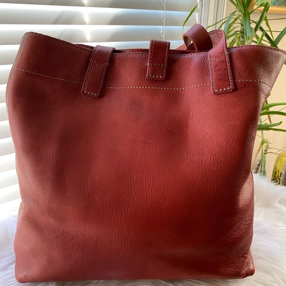 Fossil Large Oxblood Leather Tote | Slouchy Minimal Shoulder Bag - Picture 6 of 9